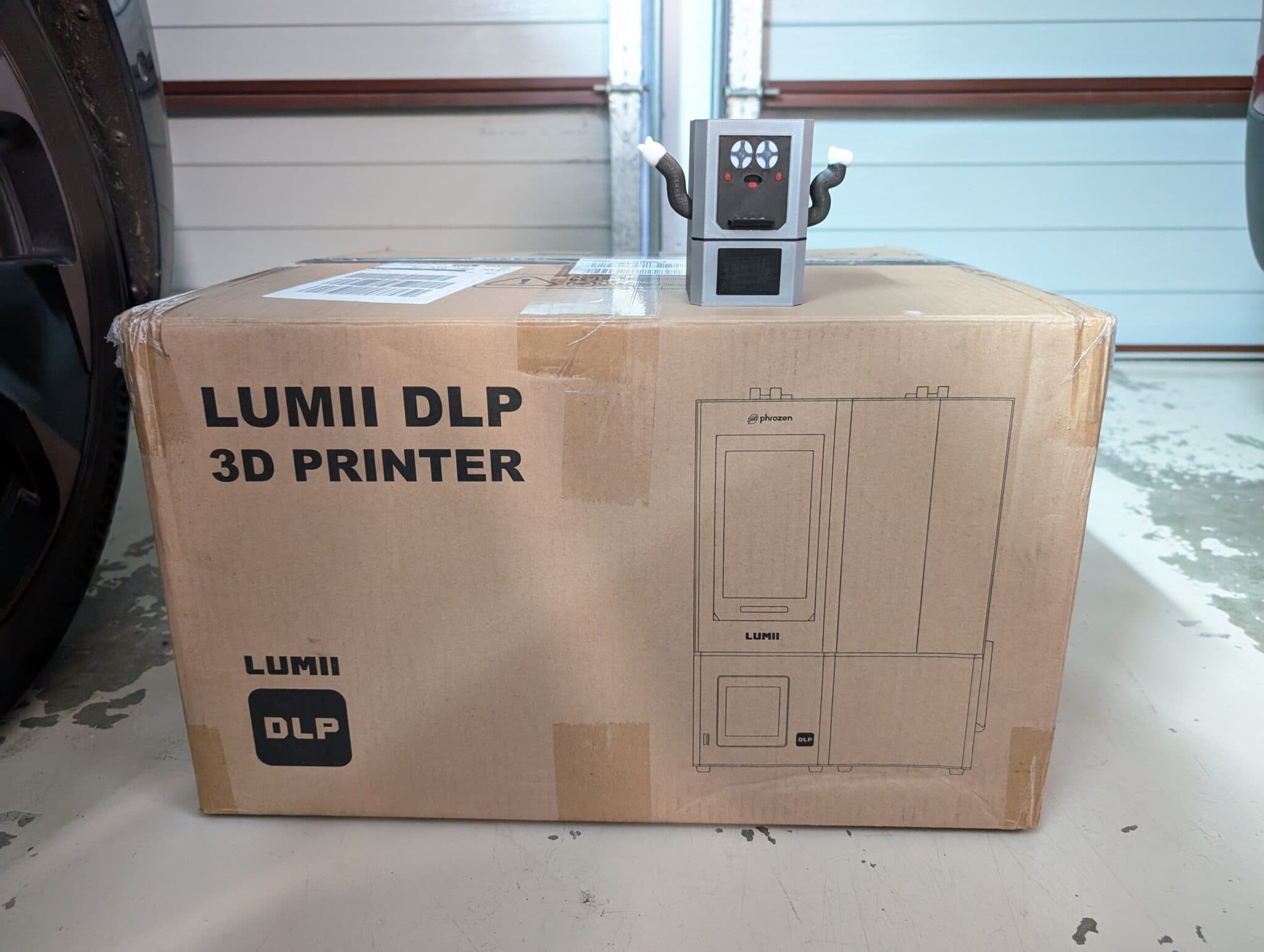 Figure 1: The Phrozen Lumii is the only DLP printer I’m aware of that is packaged on its side. I’m not sure if that’s a good or bad thing!