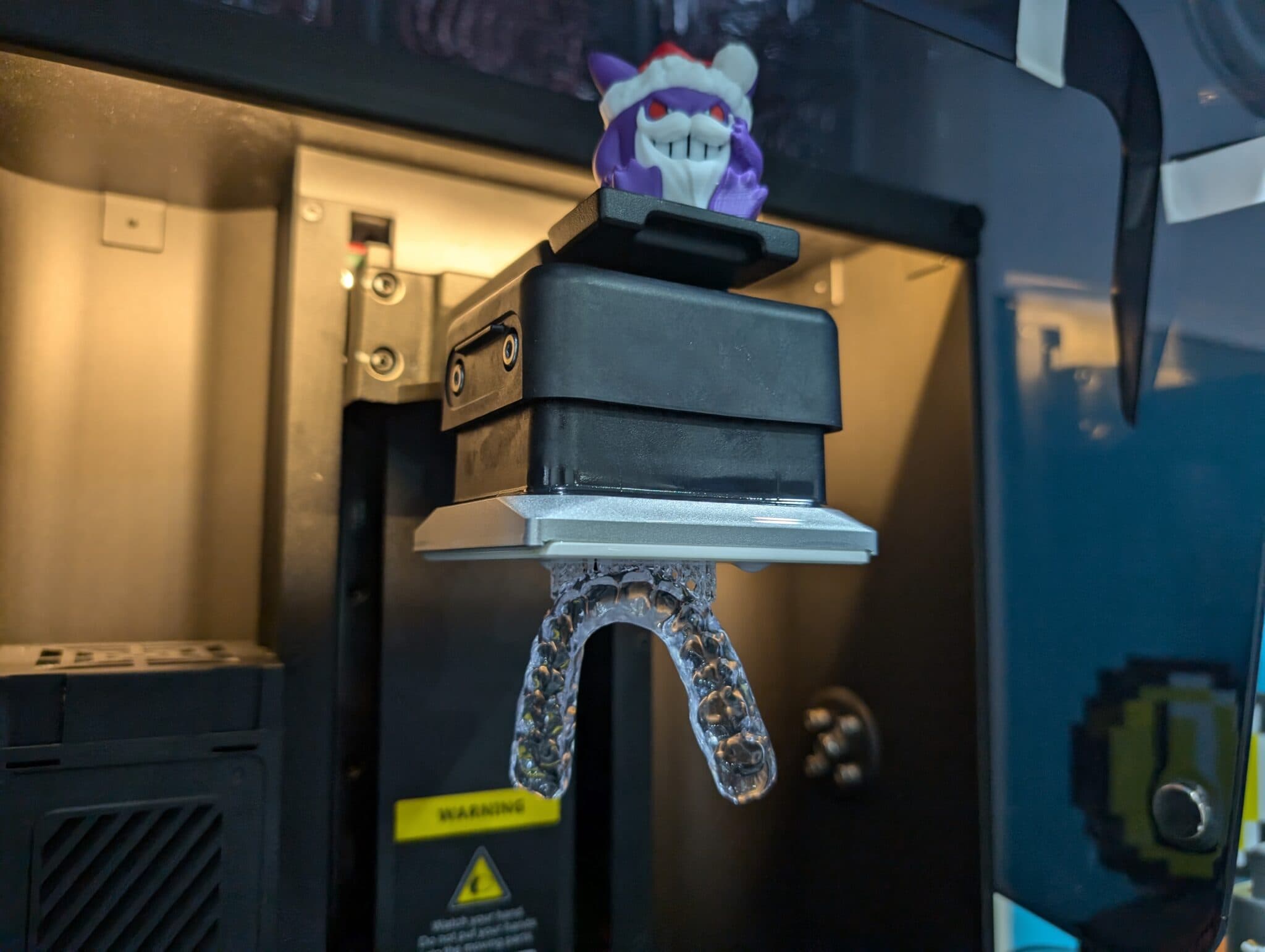Figure 5: One-click automated print orientation and supporting worked for this splint. However, there was significant polishing required at the anterior section as the supports had somewhat “merged” together